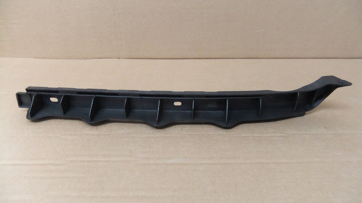 KAPORTA-TAMPON BAĞLANTI BRAKETİ ARKA ORTA SAĞ DPA / OCTAVIA 04-12 /