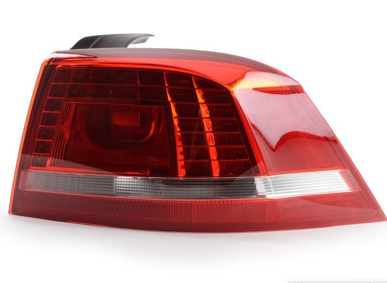 ELEK-STOP LAMBASI DIŞ SAĞ ( Led ) DPA / PASSAT 11-15 /