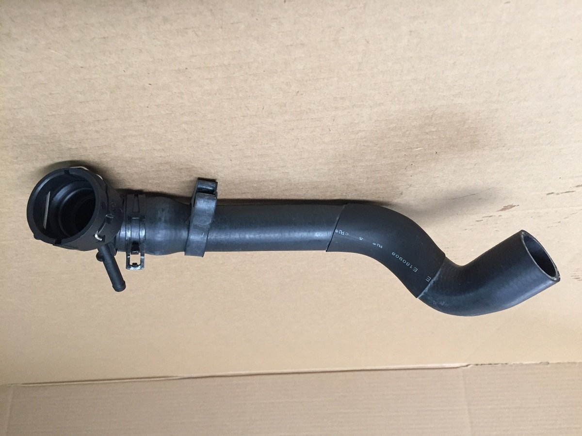 HORTUM-RADYATÖR ÜST Flanşlı VIKA / IB-CO-FAB-PO 1.4 16 V AUB-AUA-BBZ-BBY /